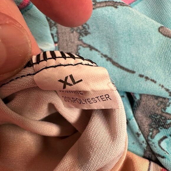 EUC CR Women’s Colorful Studded Butterfly Tank Top Shark Hem Line - Size XL - Picture 4 of 9